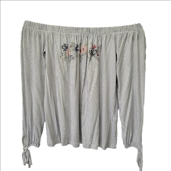 Embroidered off the shoulder blouse xs NEW with tags - Picture 3 of 10